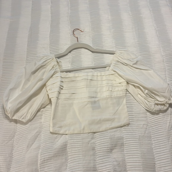 Abercrombie and Fitch puffy sleeve top - Picture 2 of 4